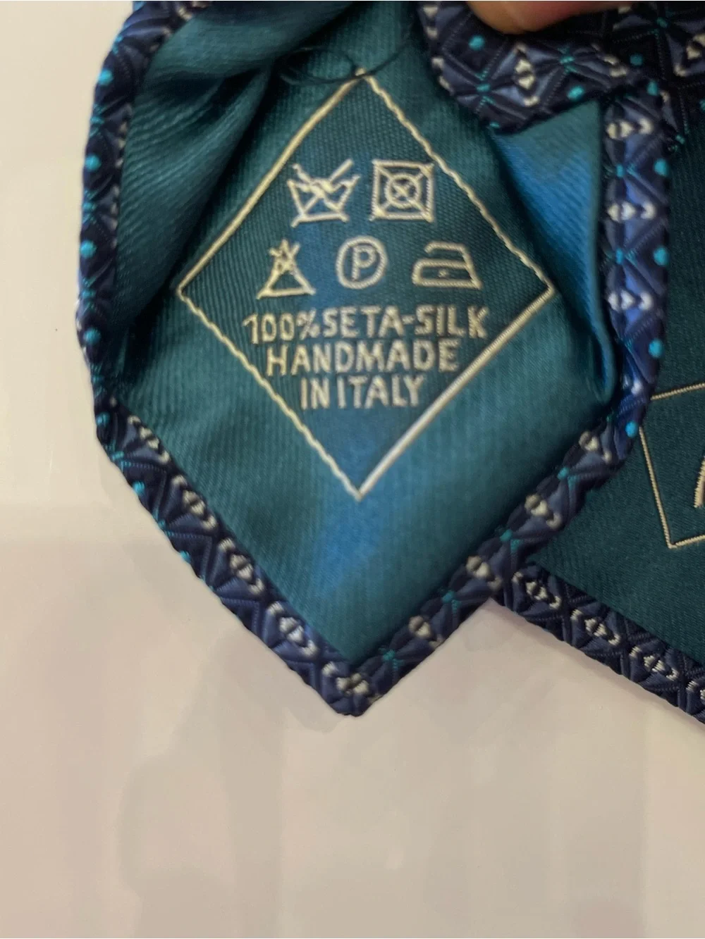 NWT Brioni Silk Tie Handmade in Italy Blue Geometric Pattern Luxury